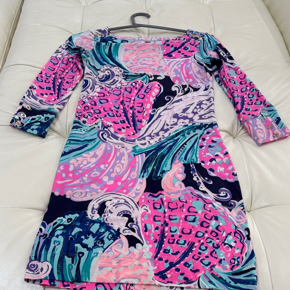 Like New Lilly  Pulitzer Dress - timeless design. Classy and elegant.